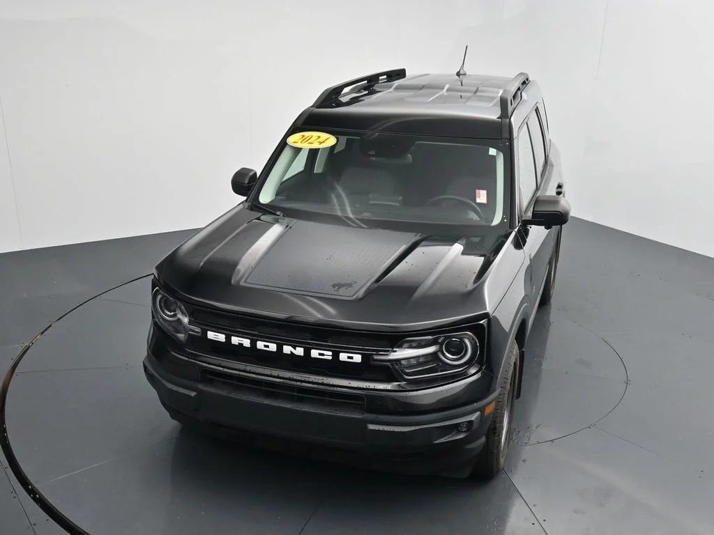 Used 2024 Black Ford Outer Banks image 16