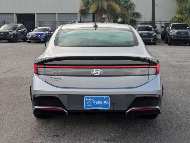 Used 2025 Silver Hyundai SEL image 4