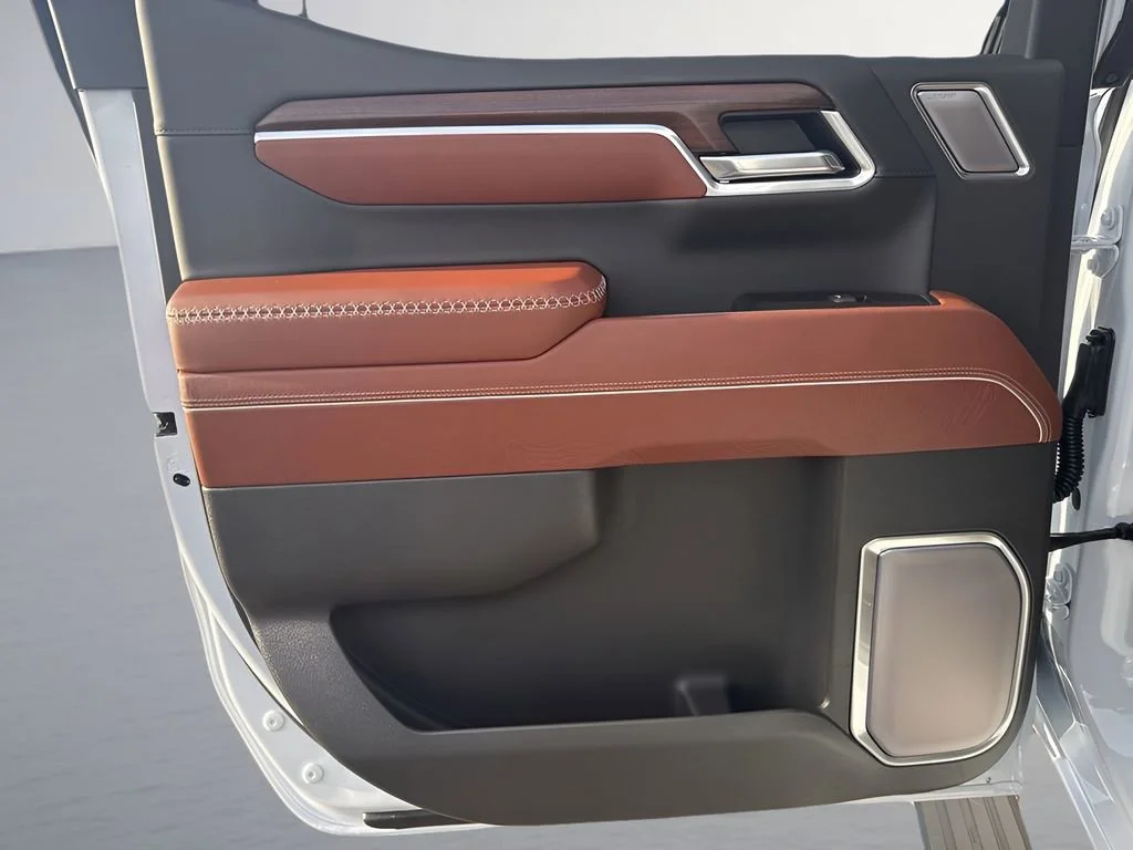 New 2026 Glacier White Tricoat GMC Denali Ultimate image 9