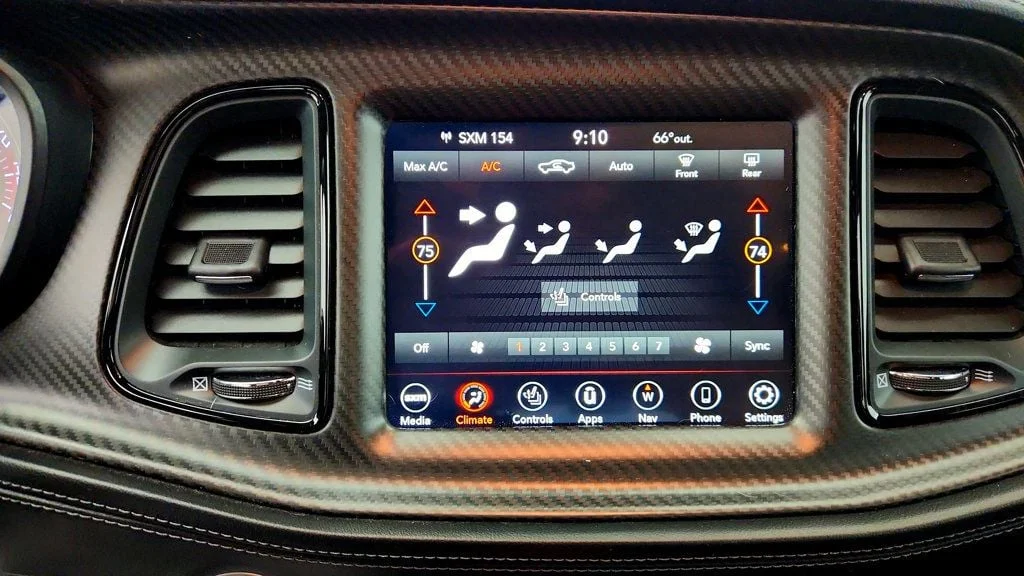 Used 2023 Octane Red Pearlcoat Dodge SXT AWD image 16