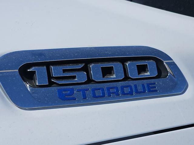 New 2026 Ivory White Tri-Coat Pearl-Coat Exterior Paint RAM Laramie image 10
