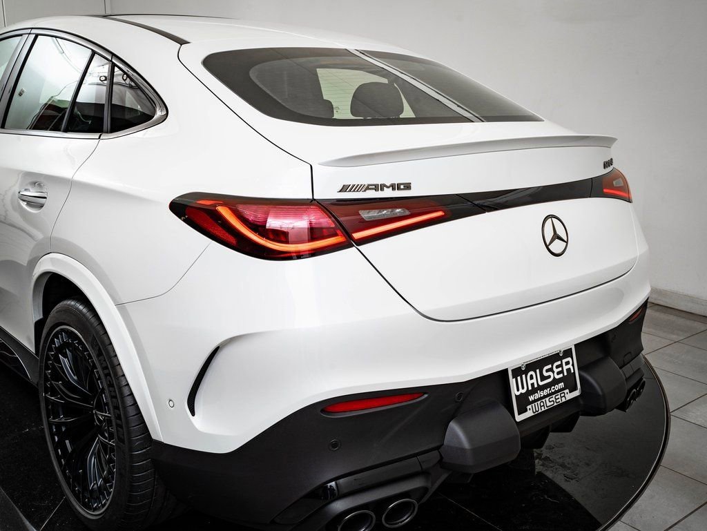 New 2026 MANUFAKTUR Moonlight White Metallic Mercedes-Benz GLC 43 AMG® image 19