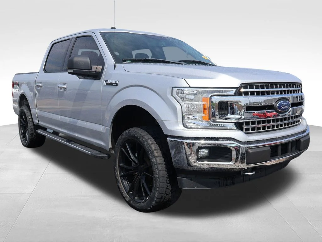 Used 2018 Ingot Silver Ford XLT image 10