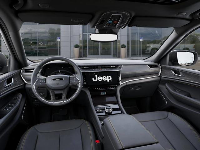 New 2026 Diamond Black Crystal Pearl-Coat Exterior Paint Jeep  image 40