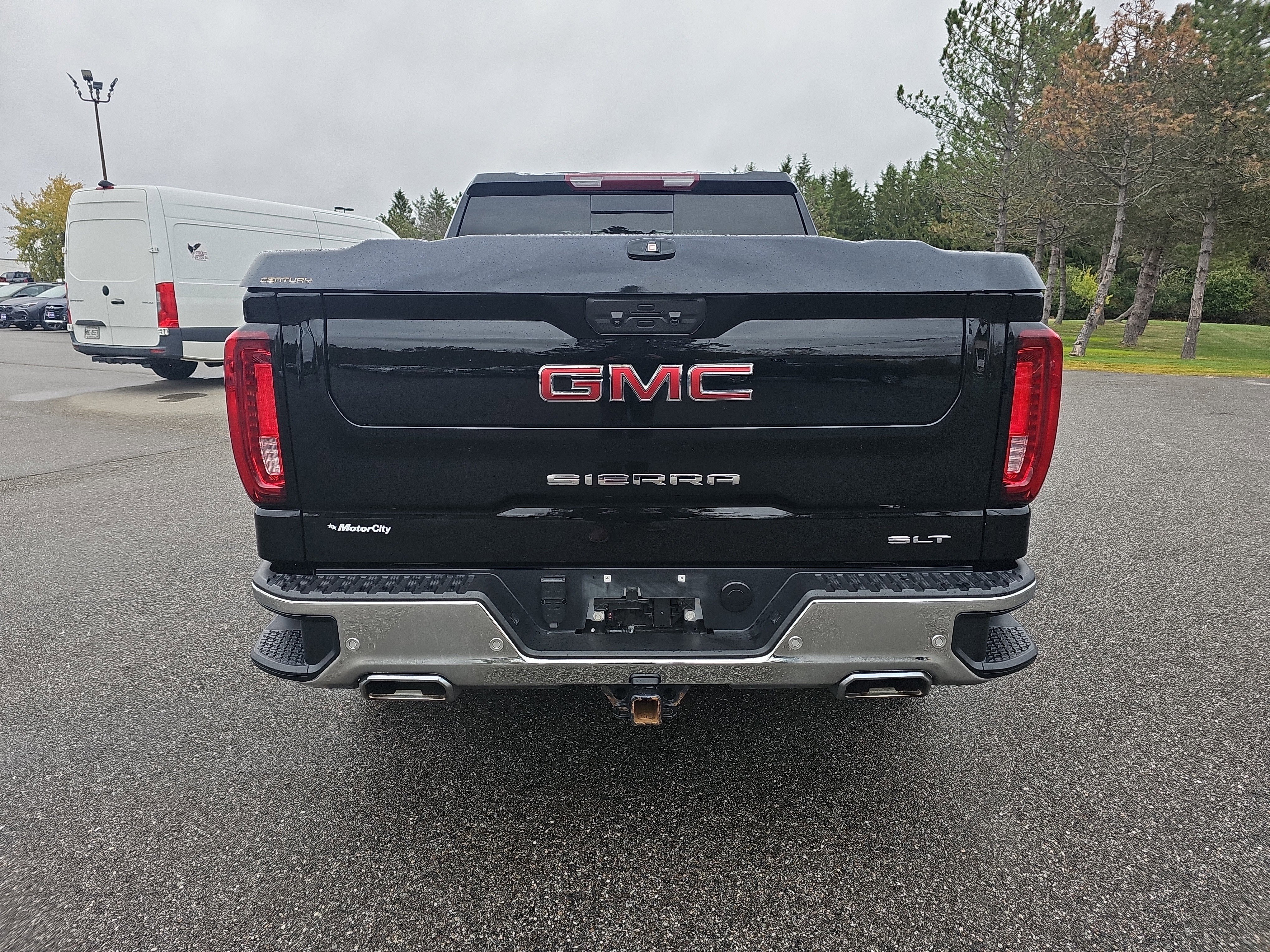 Used 2023 Onyx Black GMC SLT image 4