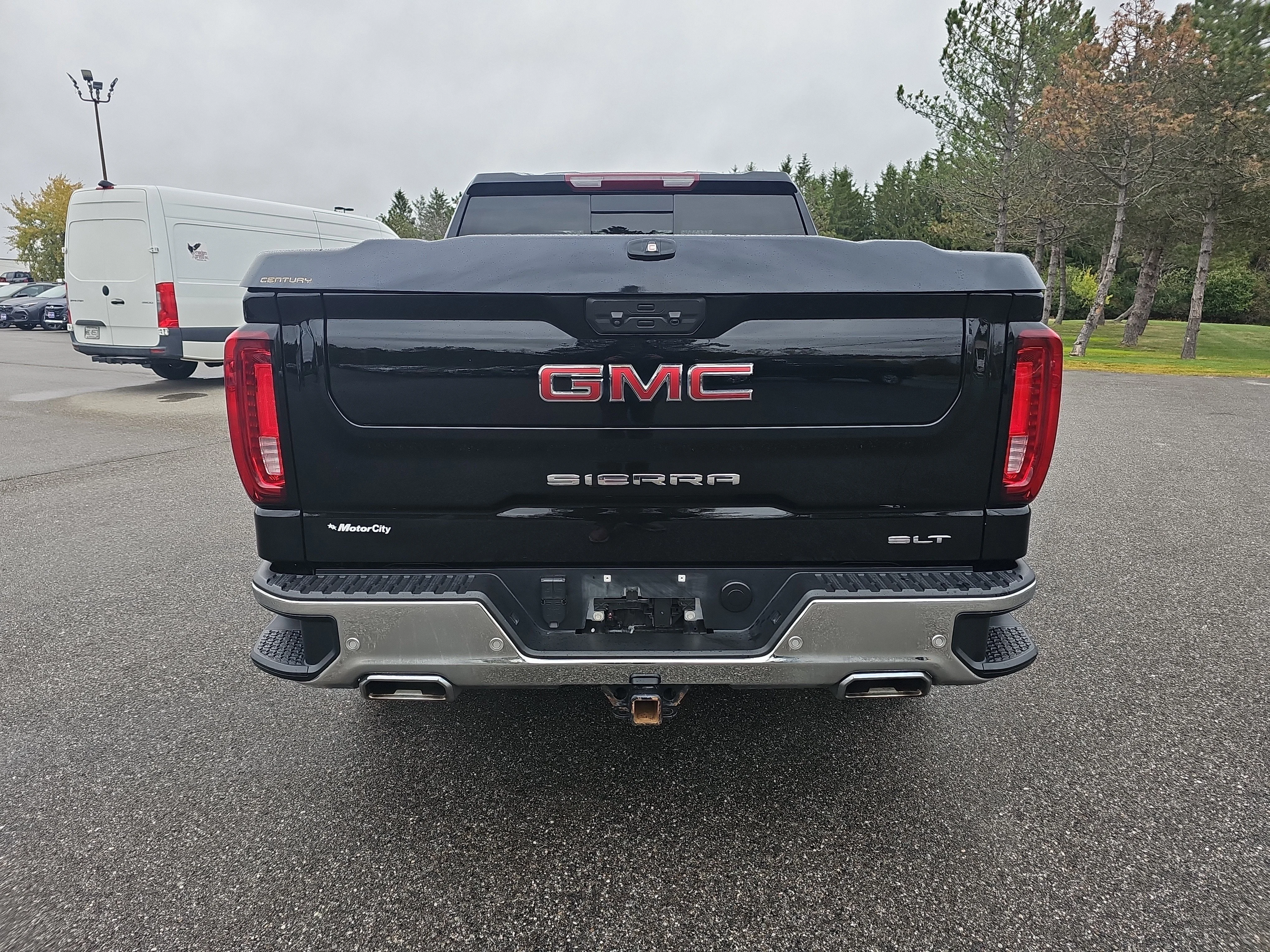Used 2023 Onyx Black GMC SLT image 4