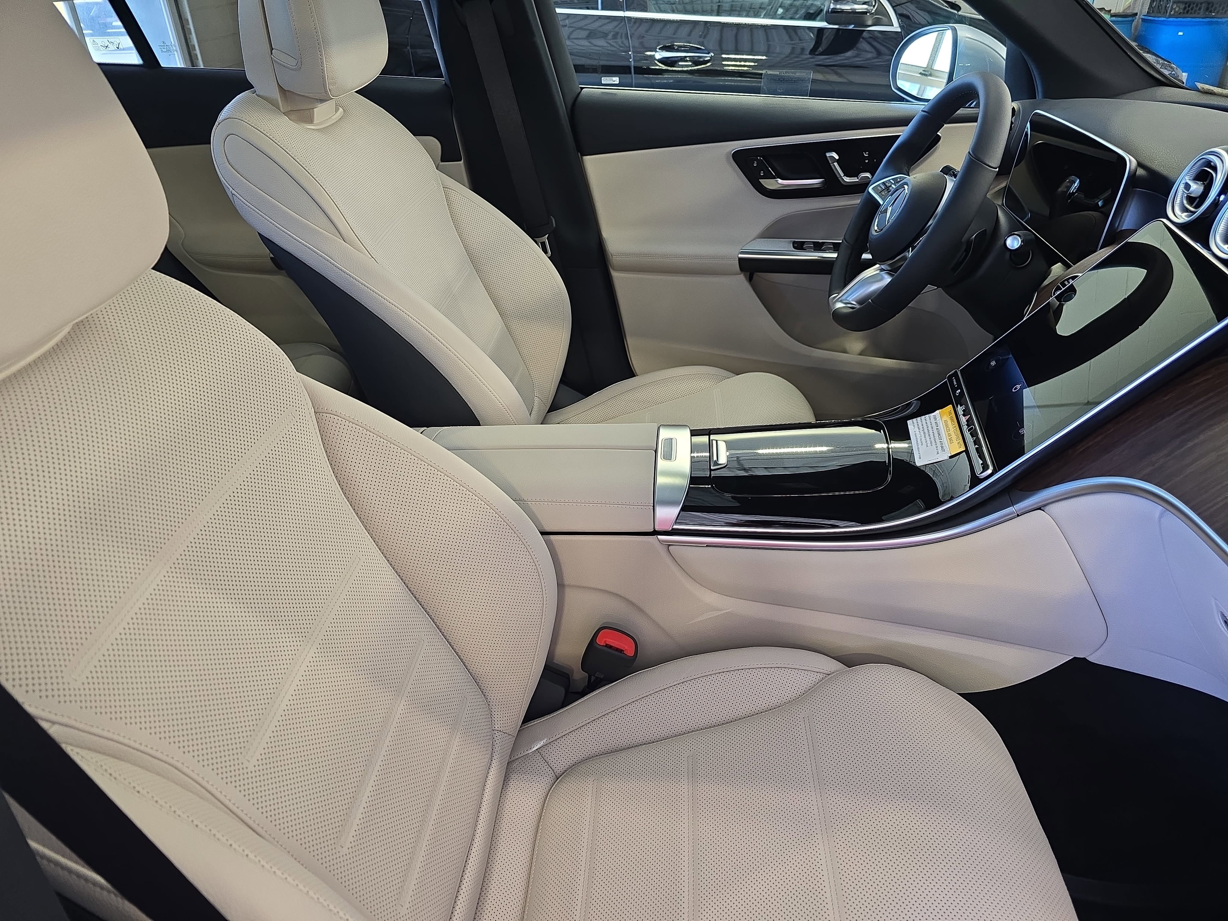 New 2026 Cirrus Silver Metallic Mercedes-Benz GLC300 image 10