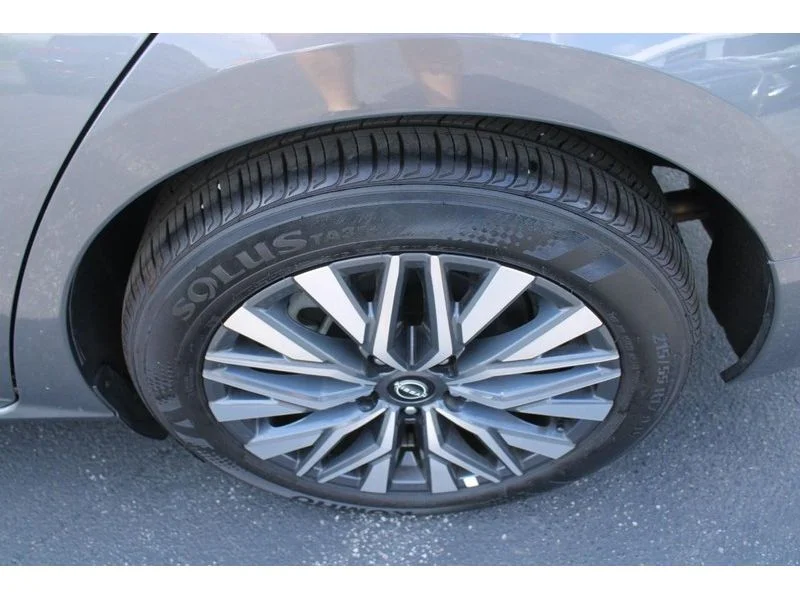2025 Nissan Altima SV - Photo 7