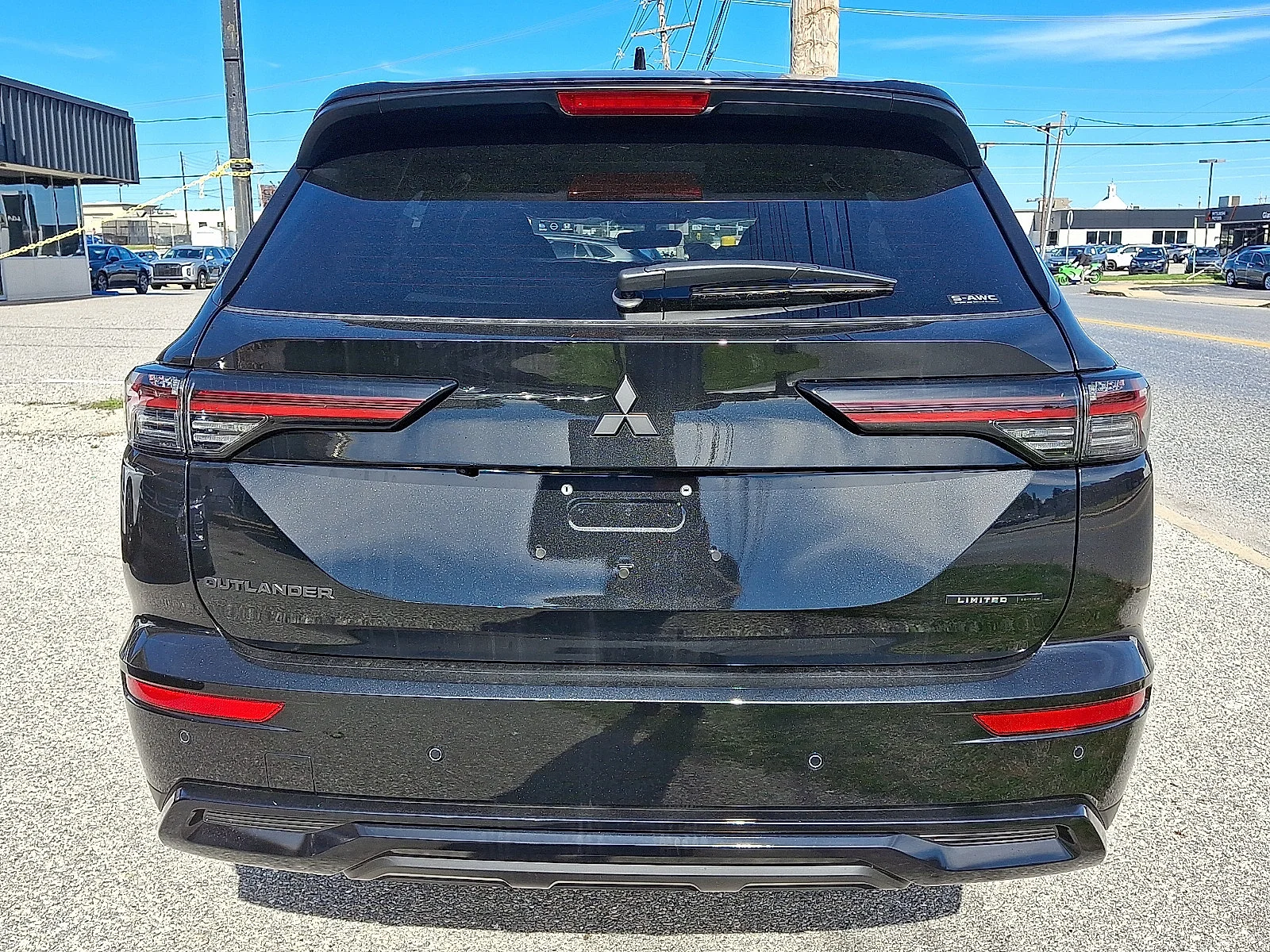New 2026 Black Mitsubishi LE image 6
