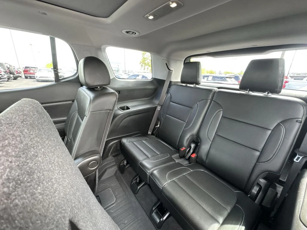Used 2023 Silver GMC SLT image 24
