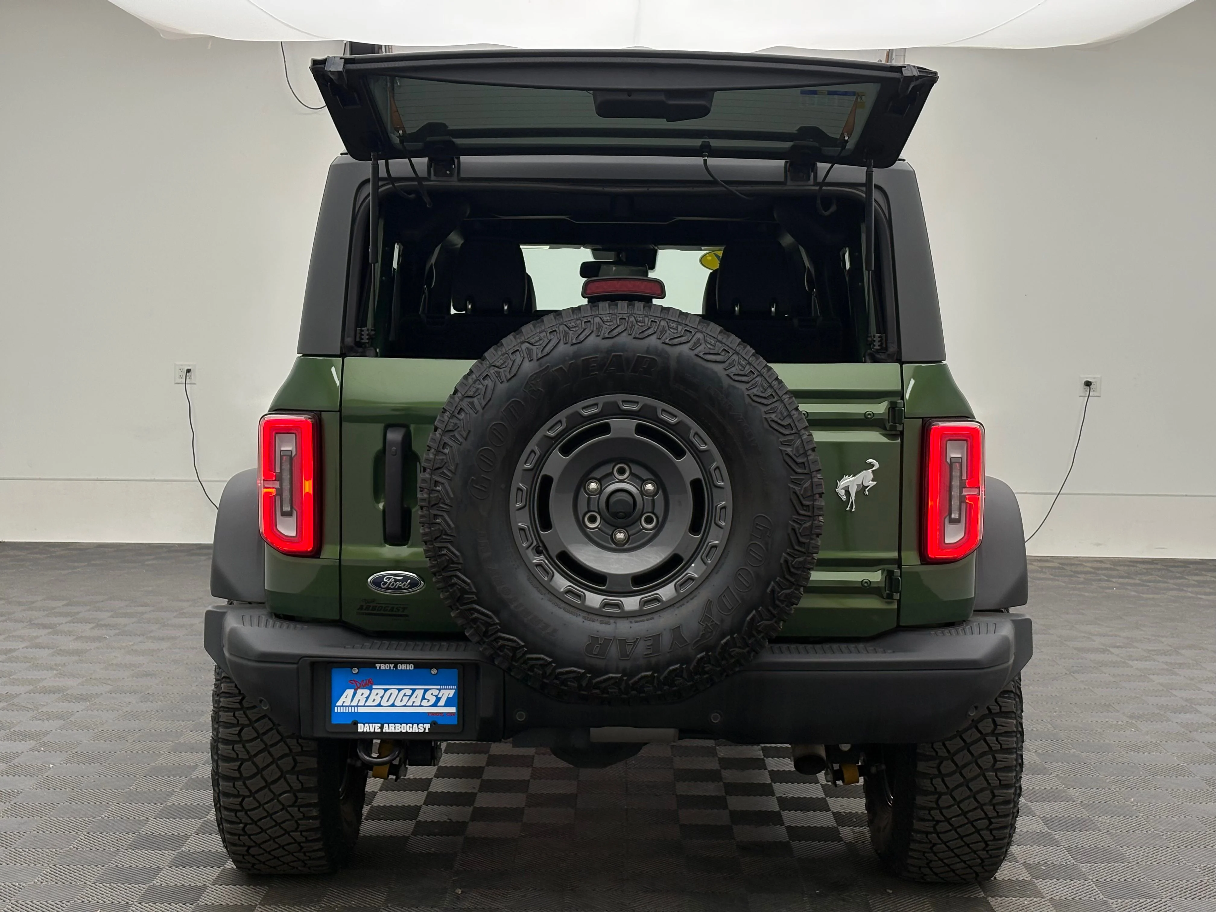 Used 2024 Green Metallic Ford Everglades image 9