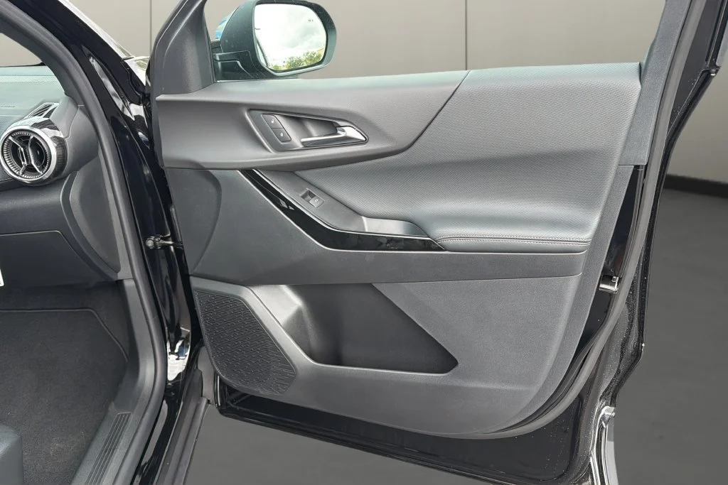 New 2027 Mosaic Black Metallic Chevrolet LT image 17