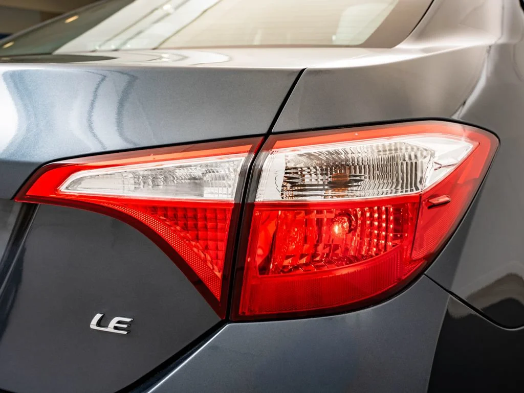 Used 2015 Slate Metallic Toyota LE image 9