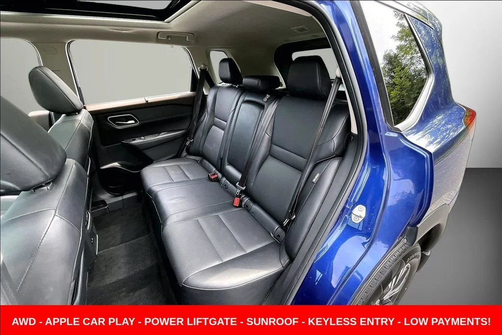 Used 2021 Blue Nissan SV image 21