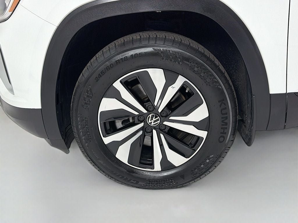 Used 2024 Pure White Volkswagen 2.0T SE 4MOTION image 31