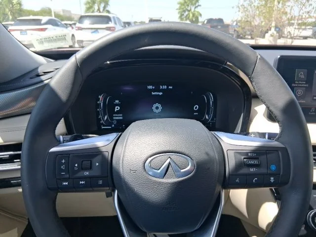 Used 2024 Red INFINITI LUXE image 8