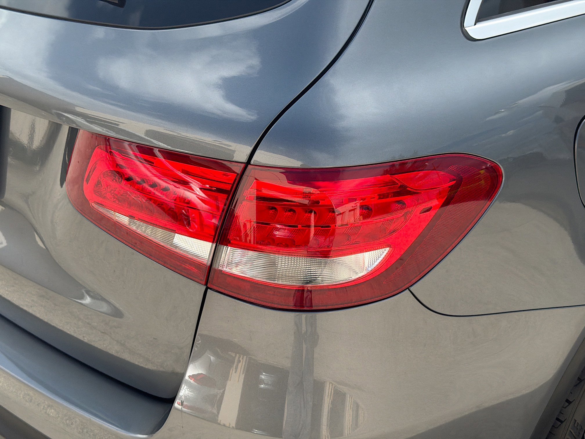 Used 2019 Selenite Gray Metallic Mercedes-Benz GLC 300 image 25