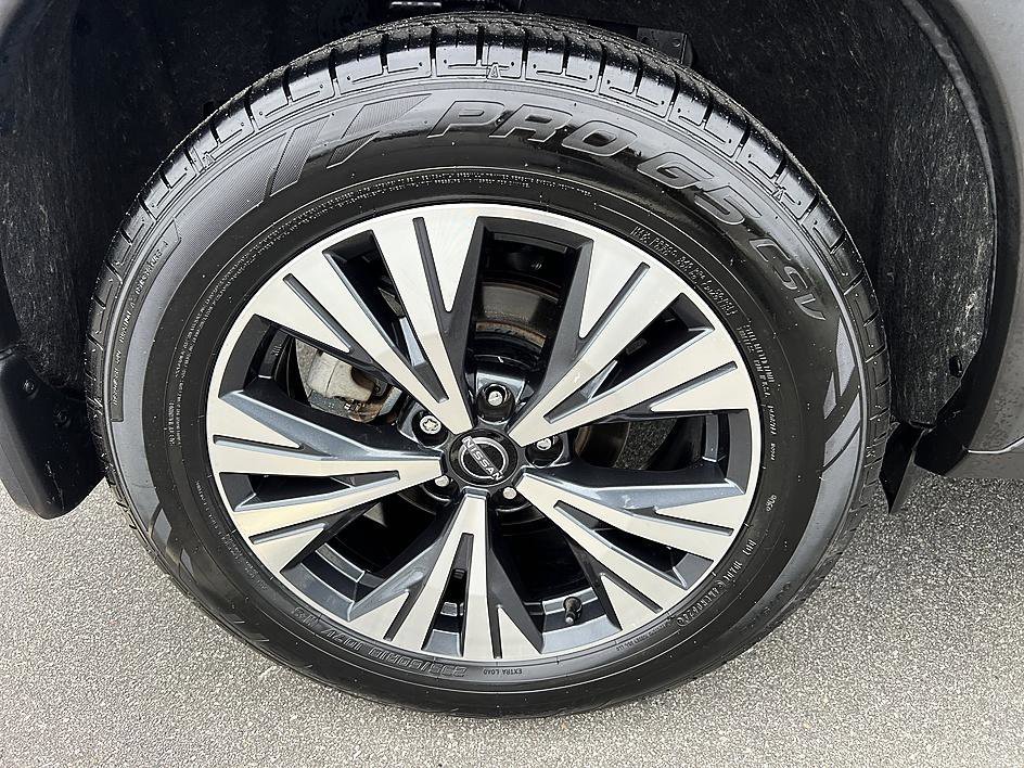 Certified Used 2023 Gun Metallic Nissan SV image 11