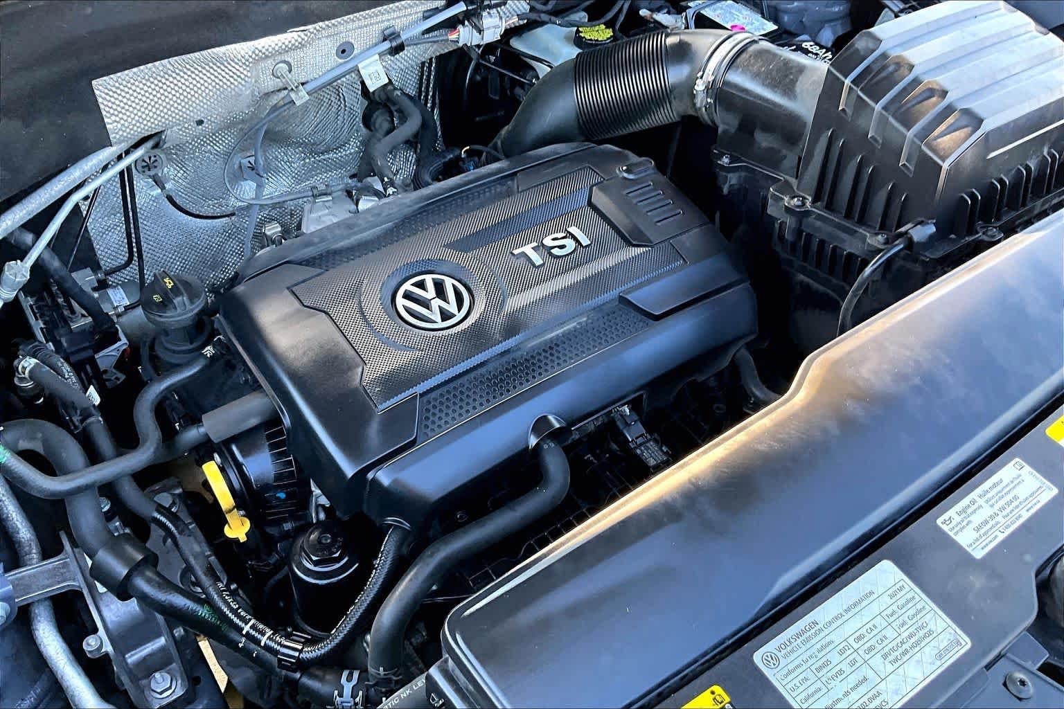 Used 2021 Pure Gray Volkswagen 2.0T SE w/Technology image 33