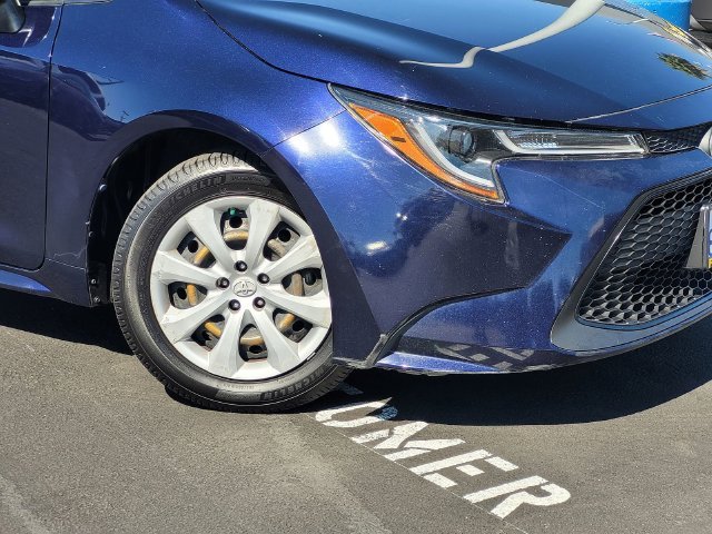 Used 2020  Toyota LE image 9