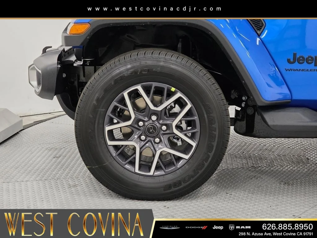 New 2026 Hydro Blue Pearl-Coat Exterior Paint Jeep Sahara image 9