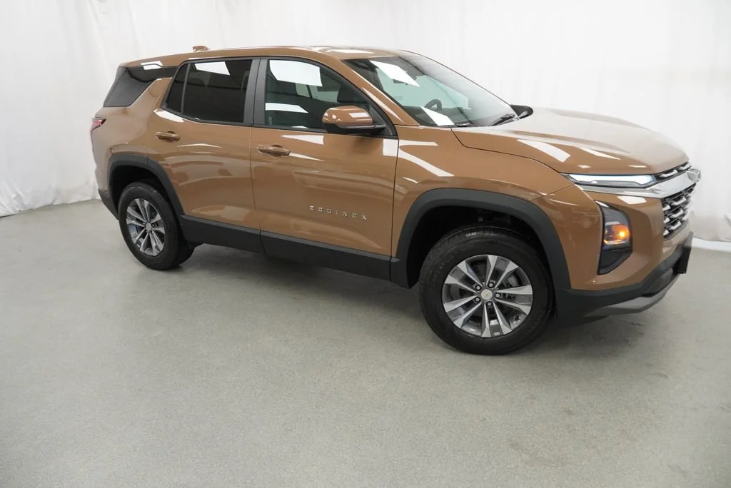 2027 Chevrolet Equinox LT - Photo 6