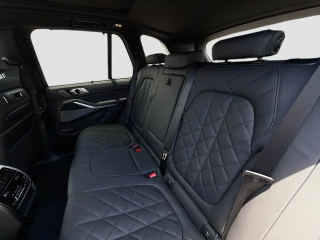New 2026 Black Sapphire Metallic BMW xDrive40i image 20