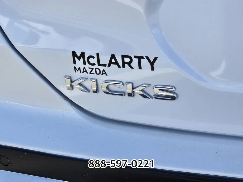 Used 2022 Aspen White NISSAN SR image 15