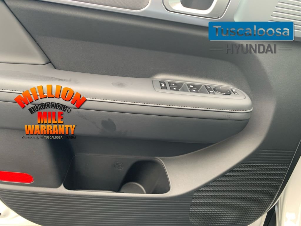 New 2026 White Hyundai SEL FWD image 11