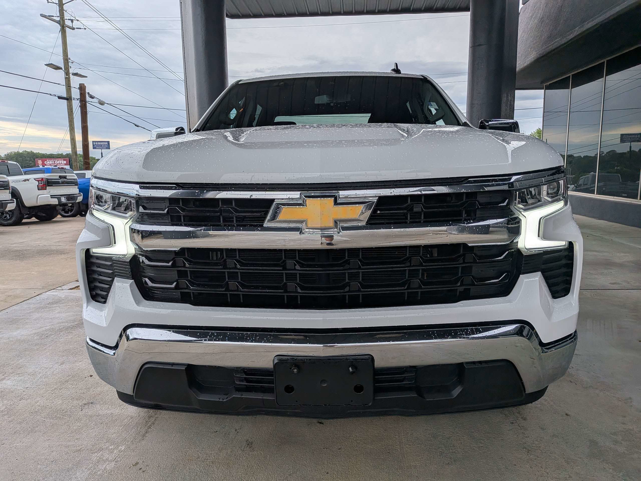 Used 2025 White Chevrolet LT image 8