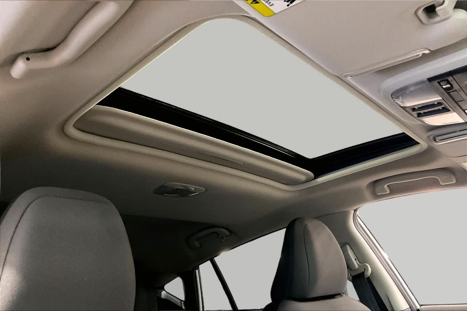 Used 2025 Crystal White Pearl Subaru Premium image 14