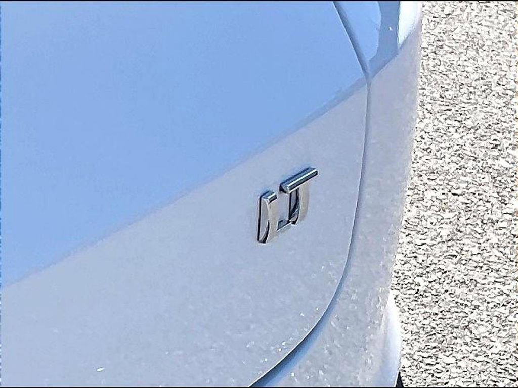 Used 2023 Summit White Chevrolet LT image 27