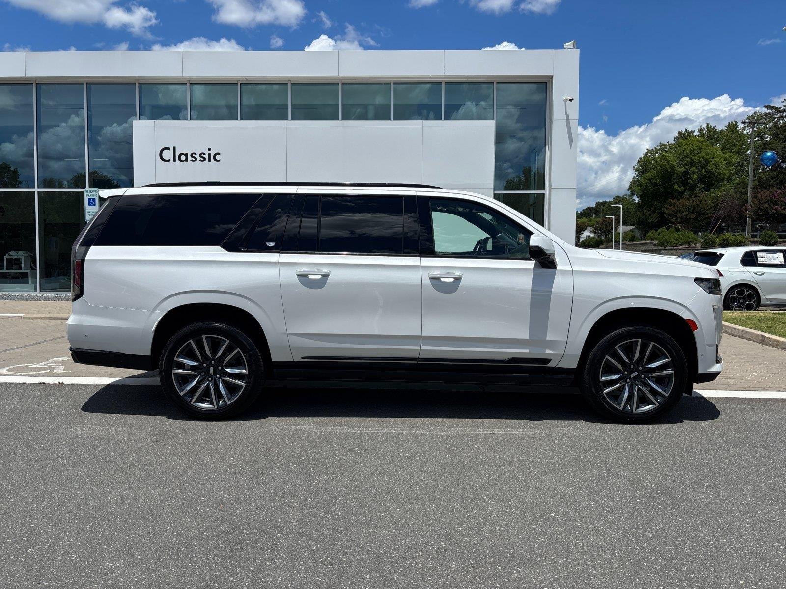 Used 2023 Crystal White Tricoat Cadillac 4WD Sport Platinum image 6