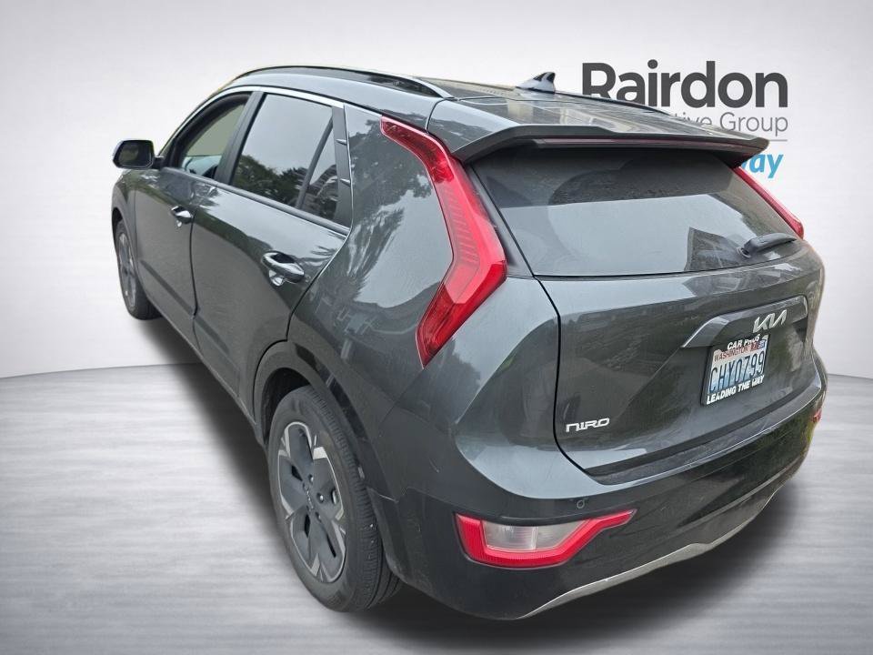 Certified Used 2023 Gray Kia Wind image 5