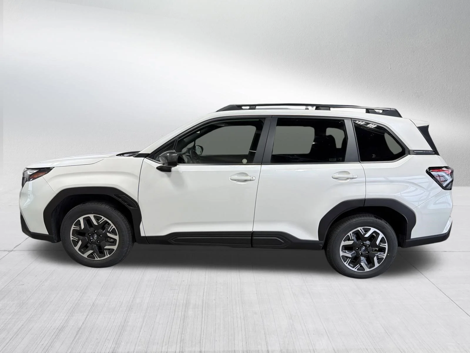 Used 2025 Crystal White Pearl Subaru Premium image 4