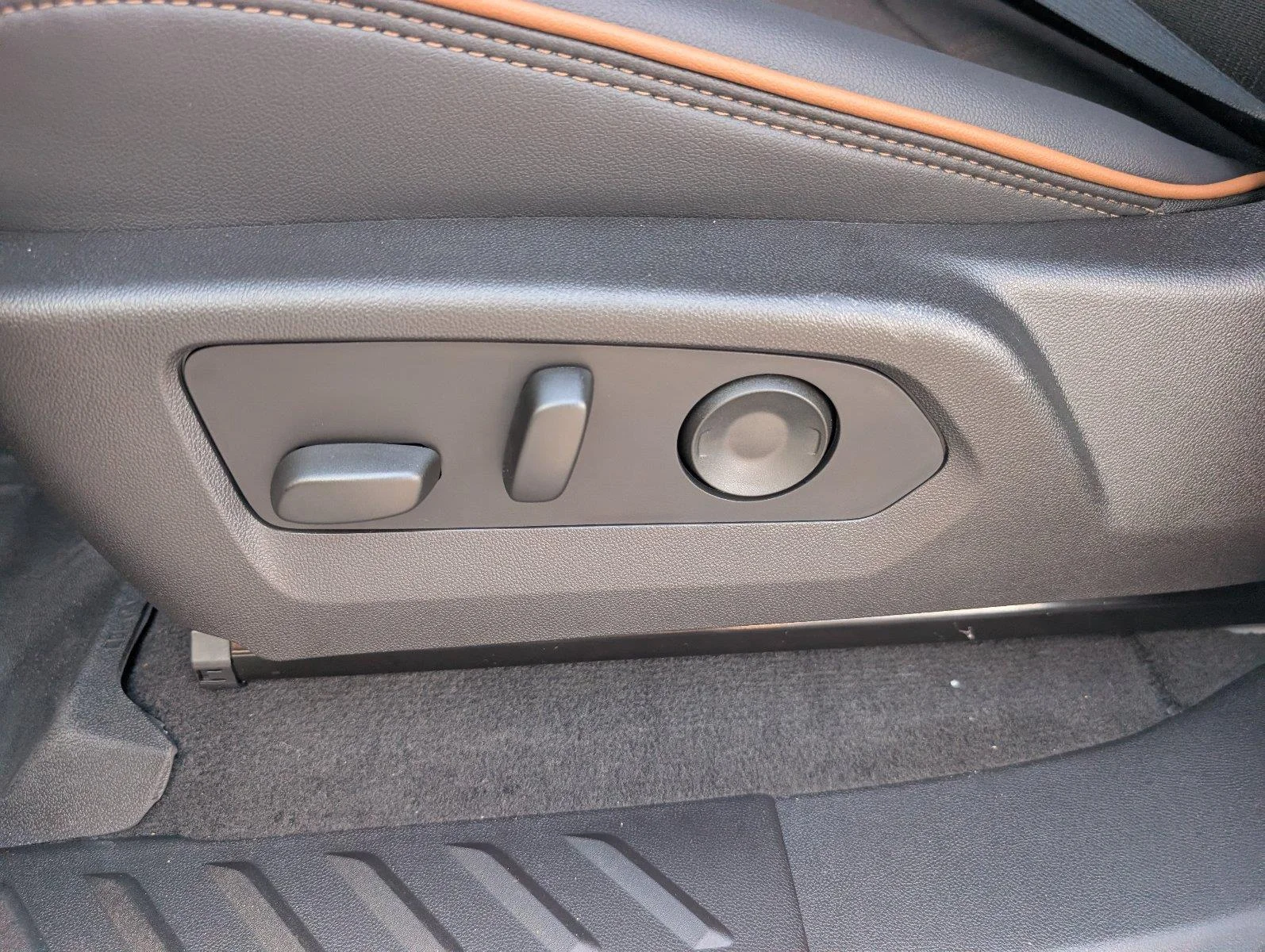 New 2026 Summit White GMC AT4 image 15