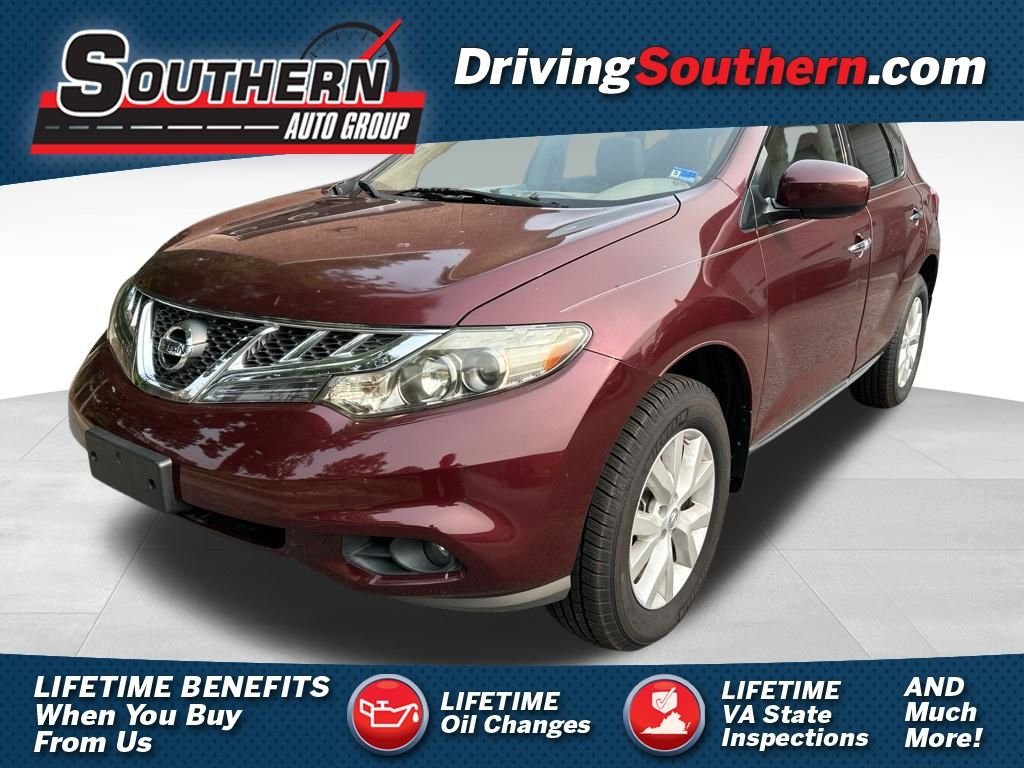 Used 2011 Red Nissan SL image 1