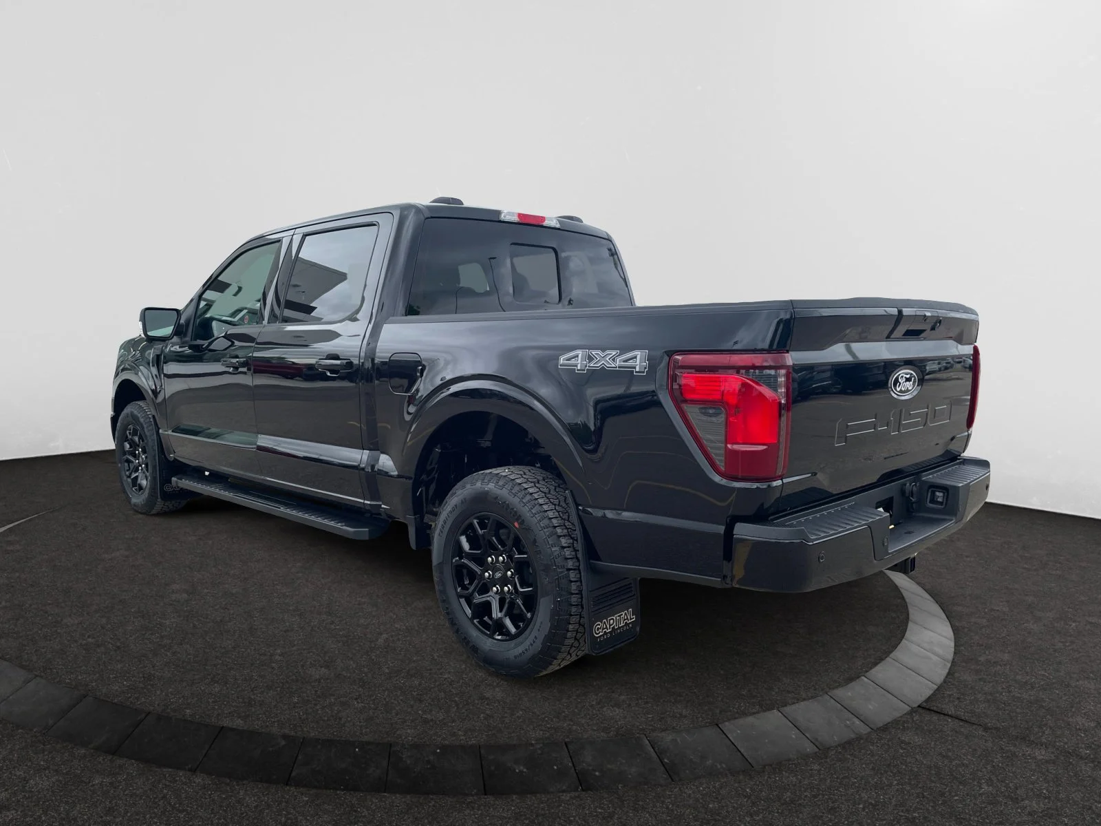 New 2026 Agate Black Metallic Ford XLT image 3