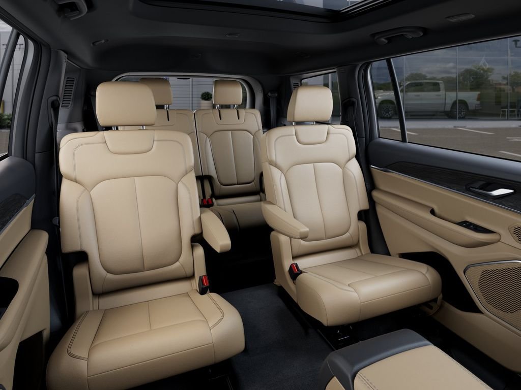 New 2026 Diamond Black Crystal Pearlcoat Jeep Limited image 15