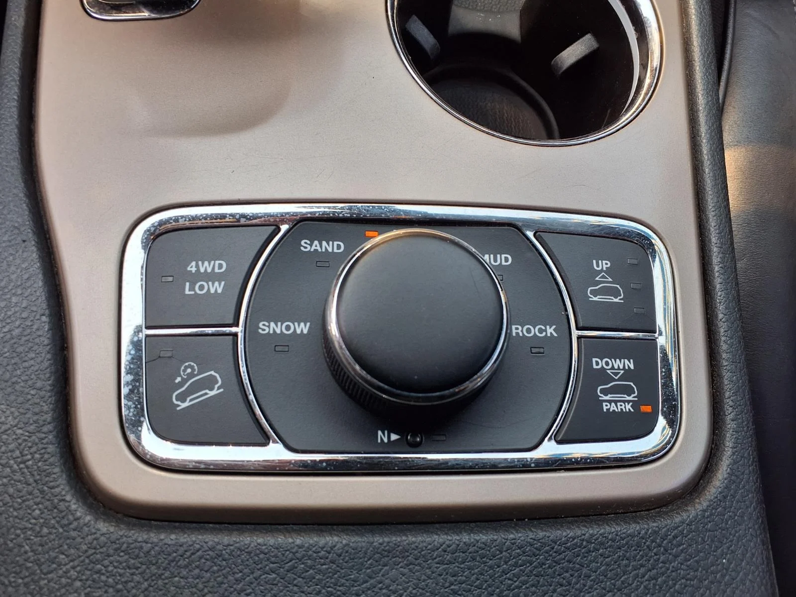 Used 2015 Gray Jeep Overland image 11