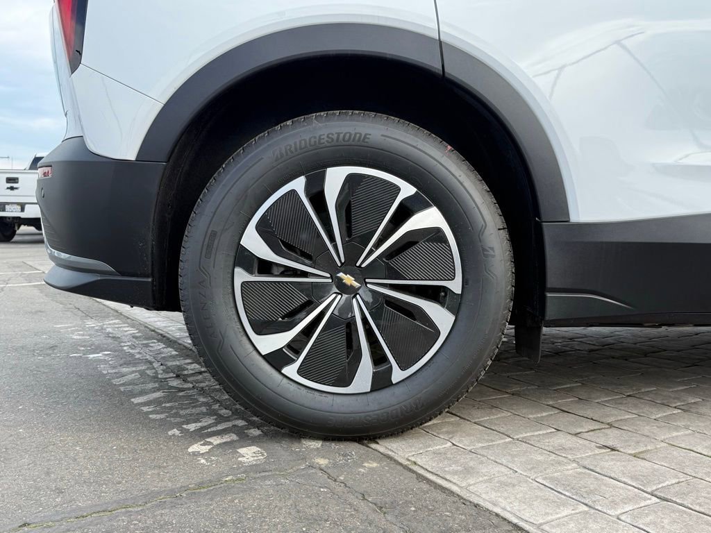 New 2026 Summit White Chevrolet LT image 11
