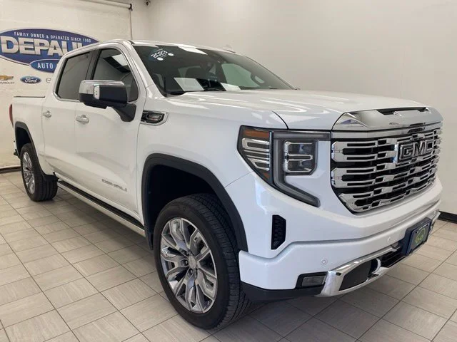 Certified Used 2023 White GMC  image 4