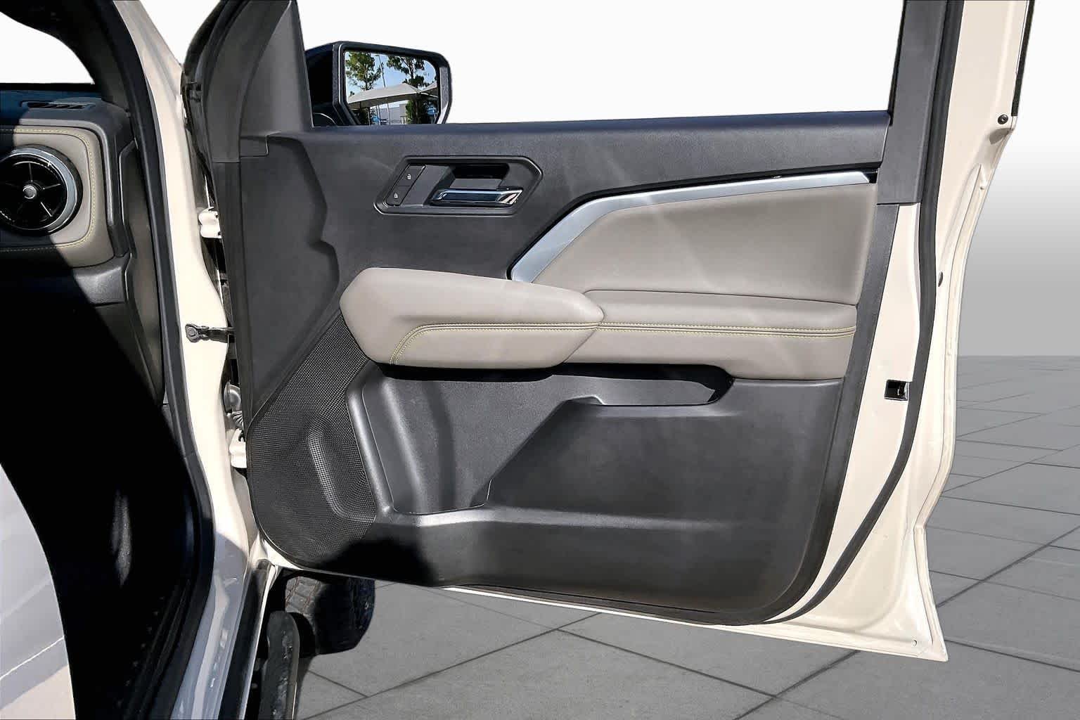 Used 2026 White Sands Chevrolet 4WD ZR2 image 22