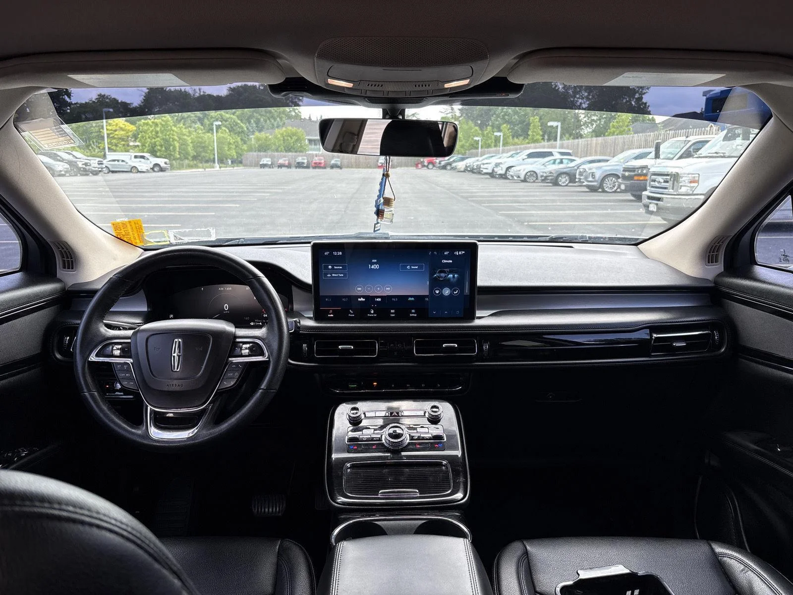 Used 2022  Lincoln Standard image 13