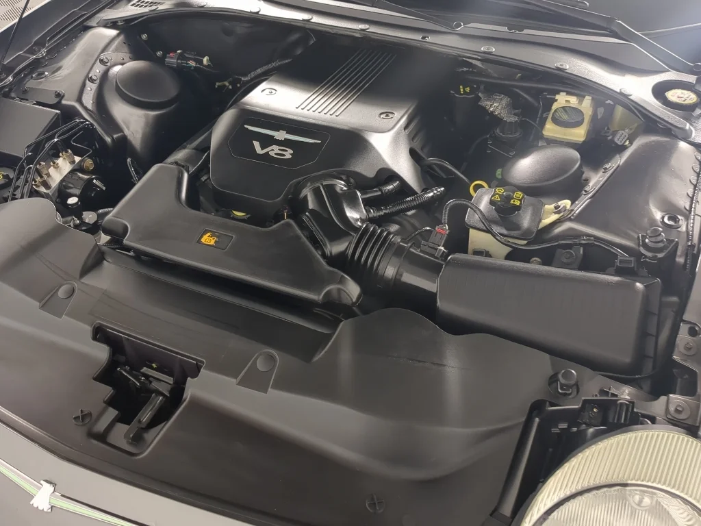Used 2003 Gray Ford Premium Hardtop image 25