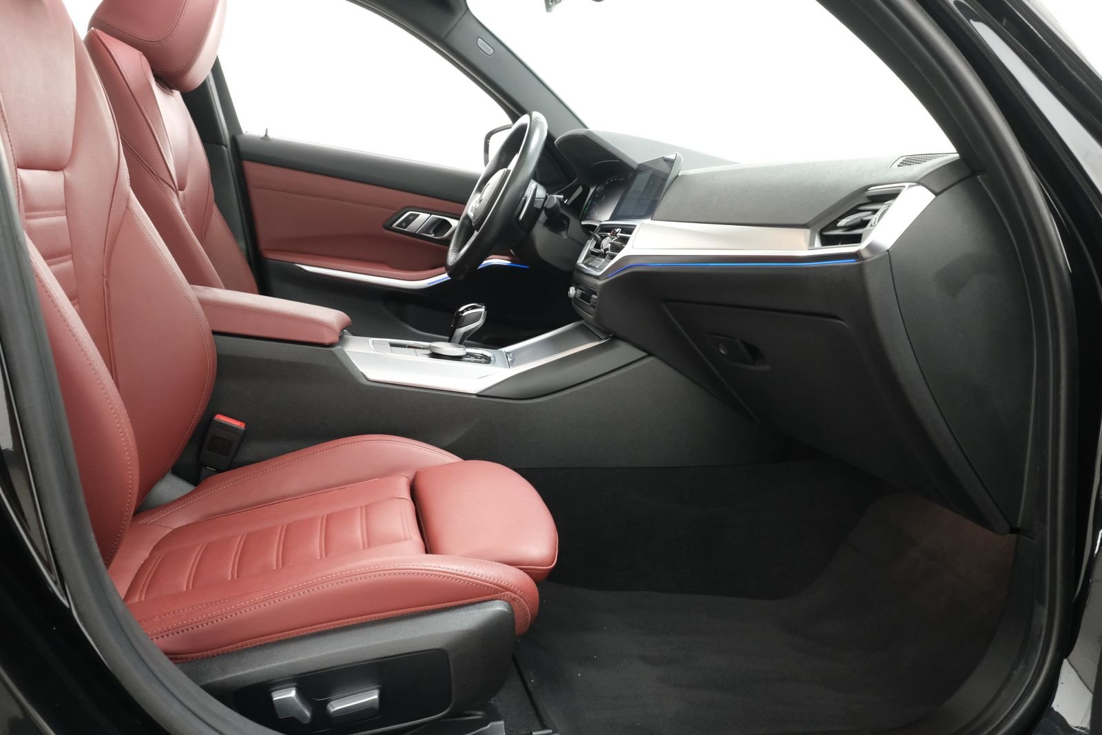 Used 2022 Black Sapphire Metallic BMW M340i xDrive image 40