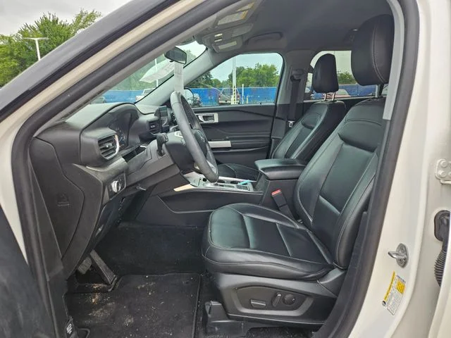 Used 2022 White Metallic Ford XLT image 6