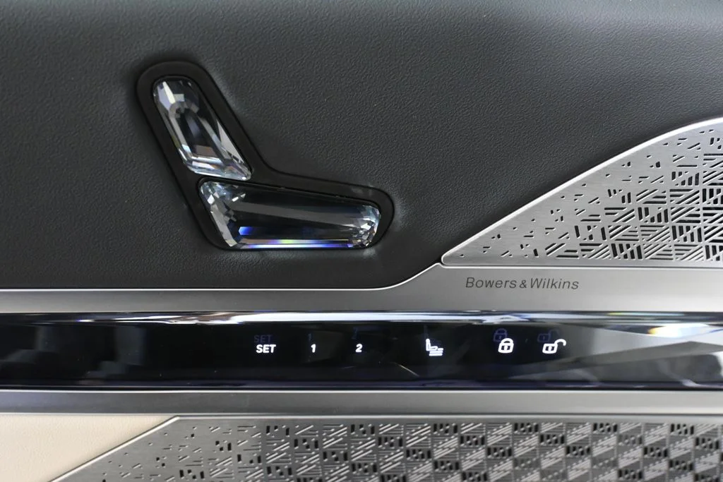 Certified Used 2023 Black BMW 760i xDrive image 28