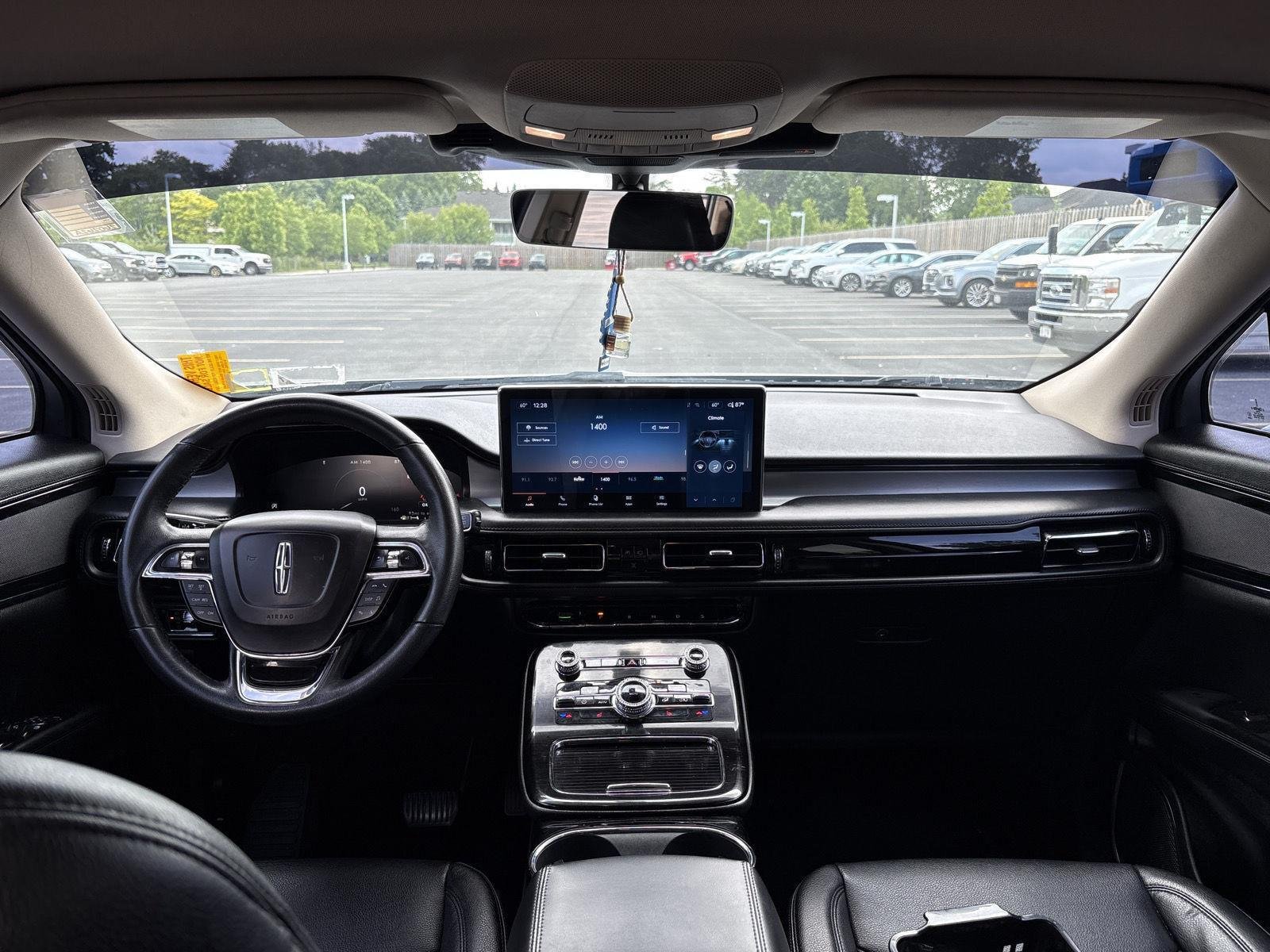 Used 2022  Lincoln Standard image 13