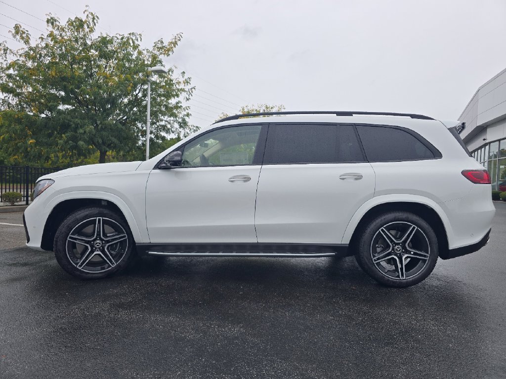New 2027 MANUFAKTUR Moonlight White Metallic Mercedes-Benz GLS 450 image 22